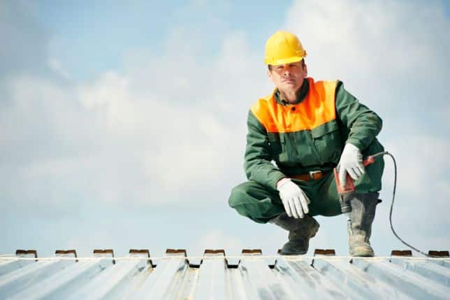 Picture of roofing contractor.