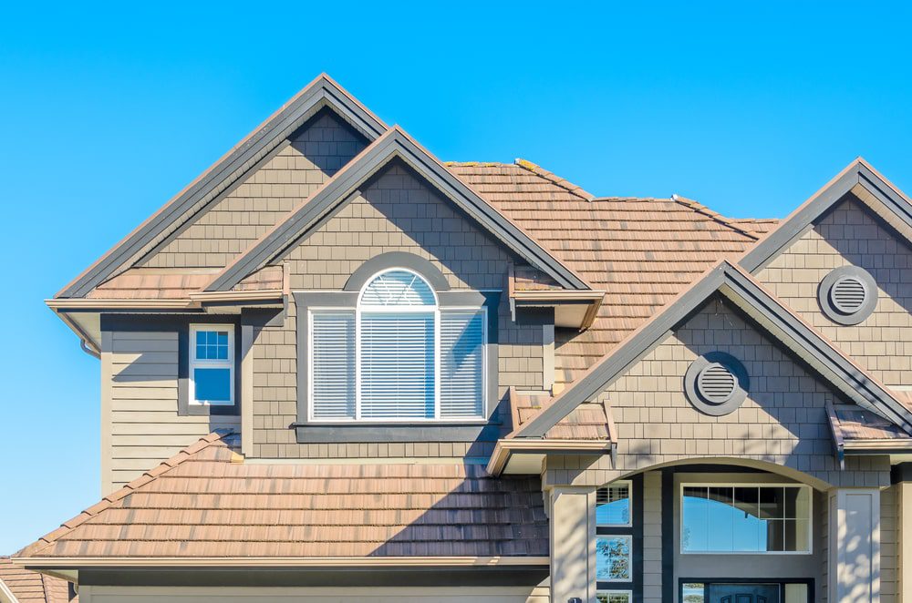Metal vs. Shingle Roofs: Which Is Right for Your Home?