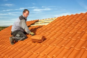 What to Do if You Need a New Roof Replacing a Roof