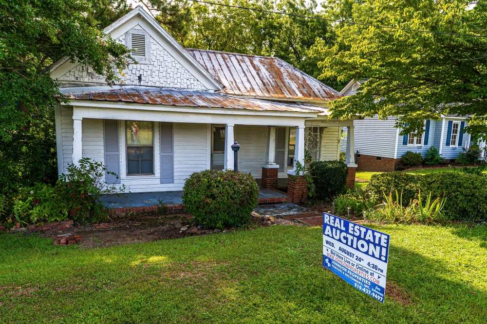 buying a house that needs a new roof Buying a House That Needs a New Roof