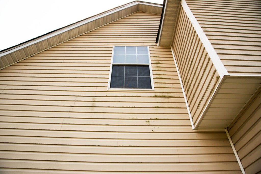 common causes of siding failure