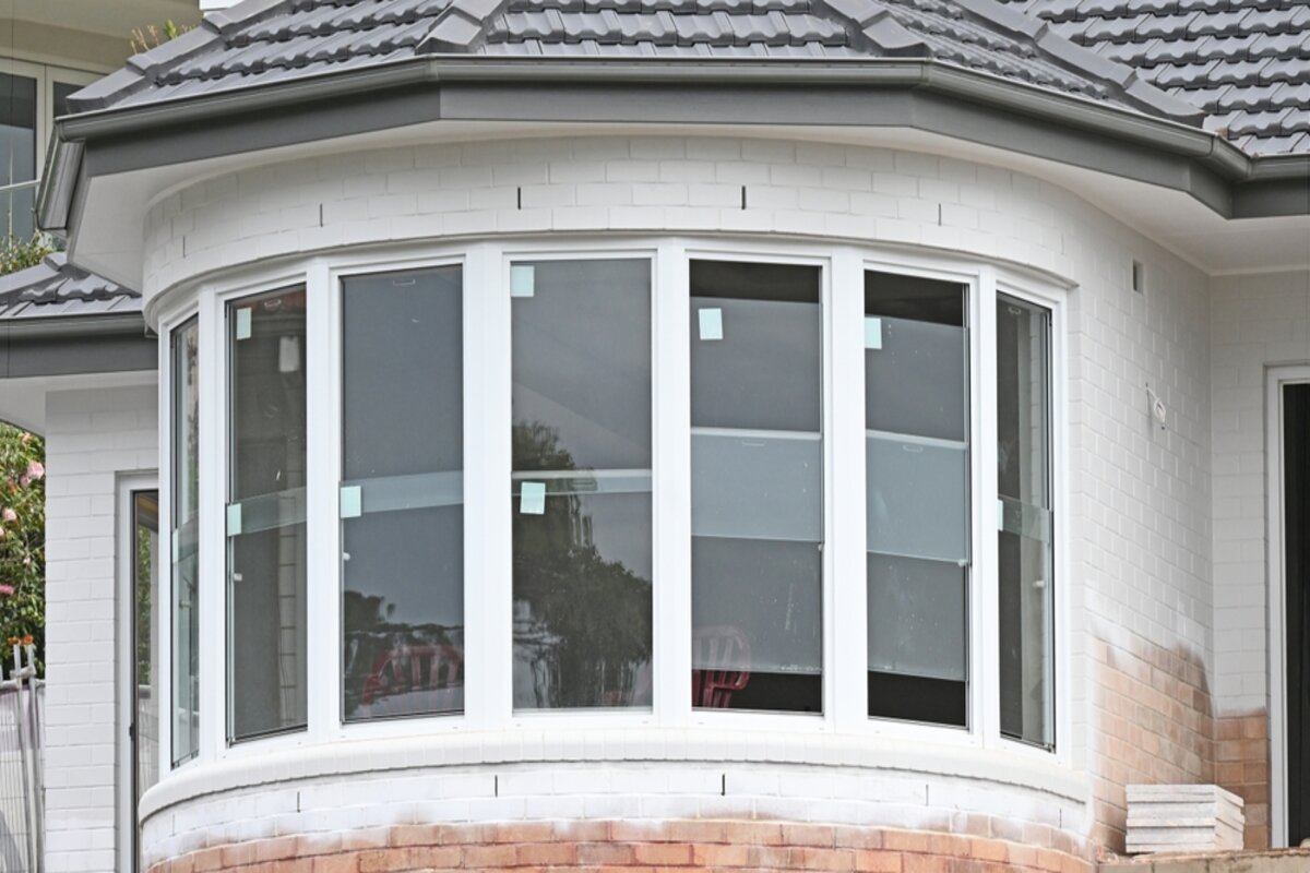 what are bay and bow windows